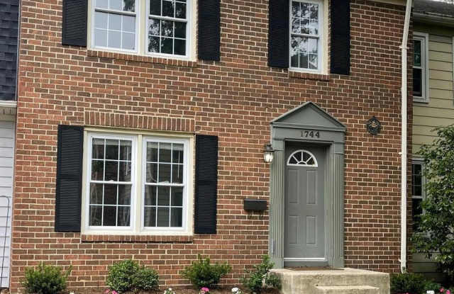 1744 LAURANCE COURT