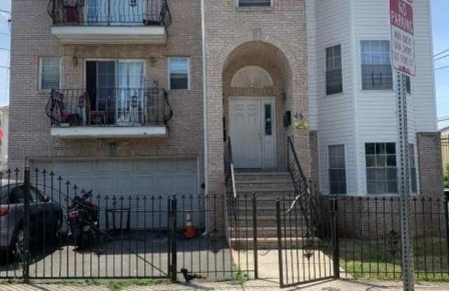 49 Littleton Avenue