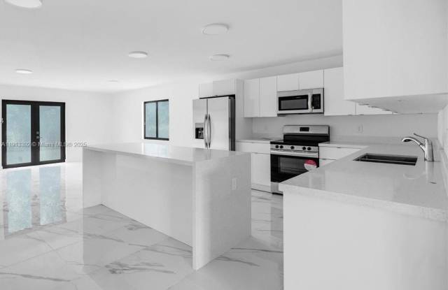 152 NW 18th Street, Homestead, FL 33030