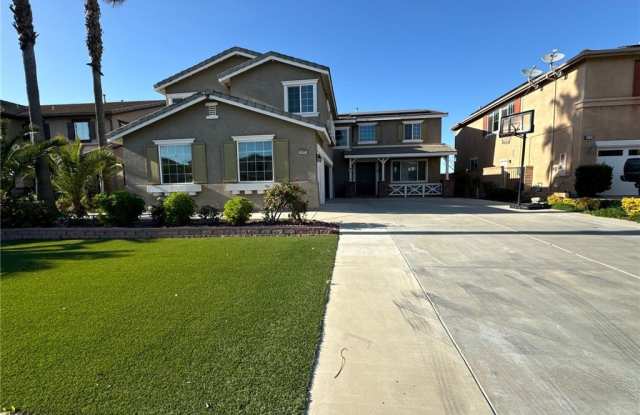 36805 Maxmillian Avenue