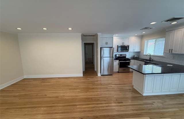 549 E Chester Street