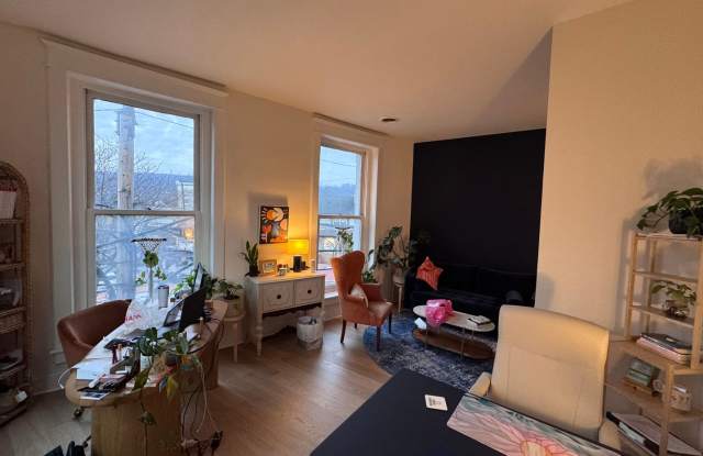 1 Bedroom + Office Space in Emmaus