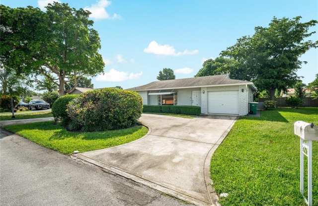 Photo of 9608 NW 67th St