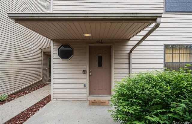 Photo of 4921 N Oak Hill Drive