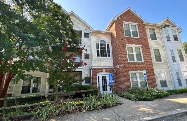3109 River Bend Ct # 202