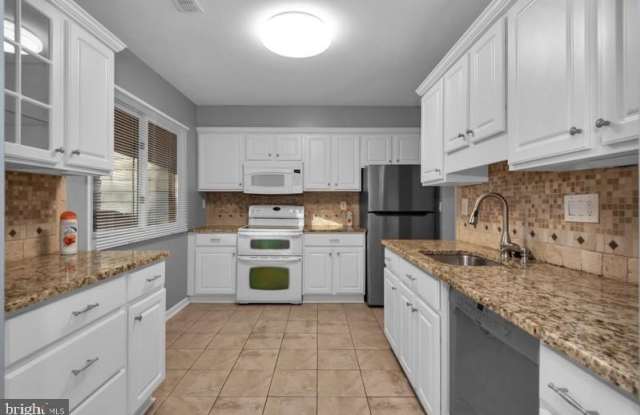 1065 CEDAR RIDGE Court