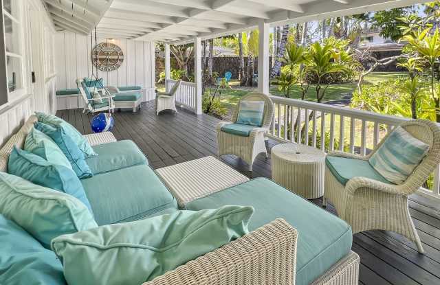 Peaceful Oceanfront Home Near Downtown Kailua w/ BBQ  AC: Kai Mele