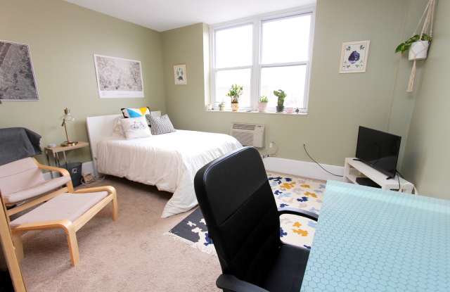 4651 CENTRE AVEAPT 36