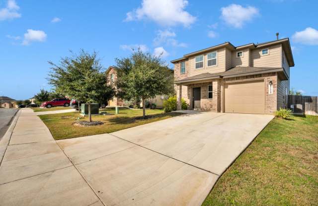 Spacious 3 Bed 2.5 Bath Home In Redbird Ranch!