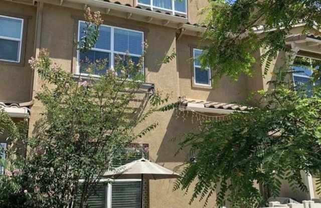 Photo of 1367 SANTA DIANA RD unit: 4