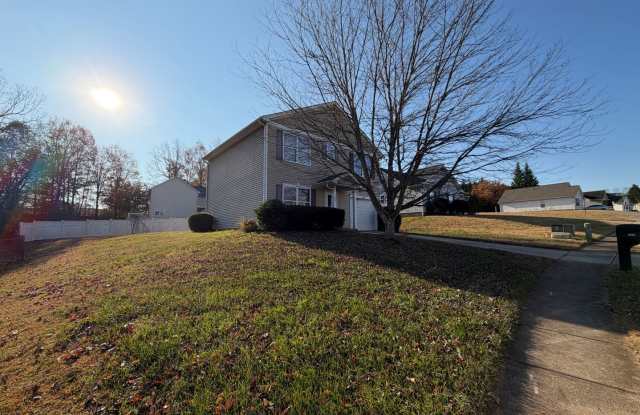 Statesville - 3 Bed / 2.5 Bath + Garage