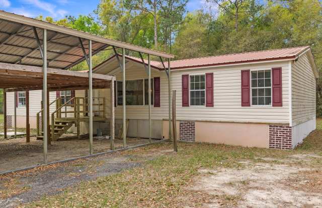 Updated 3 bedroom 2 bath home with Commercial building