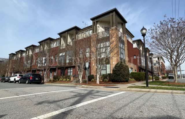 807 Holly Ave-2BR/2BA-3 Level Townhouse!!! - 807 Holly Avenue Northwest, Winston-Salem, NC 27101