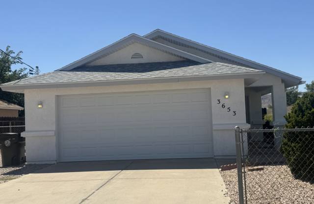 Photo of 3653 North Roosevelt Street