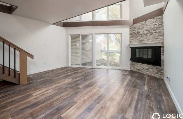 Photo of Stunning Townhome in Amazing Location!!