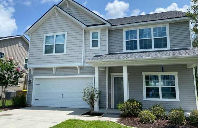 120 Richmond Walk Drive!  3 bed 2.5bath home in Richmond Hill Plantation!