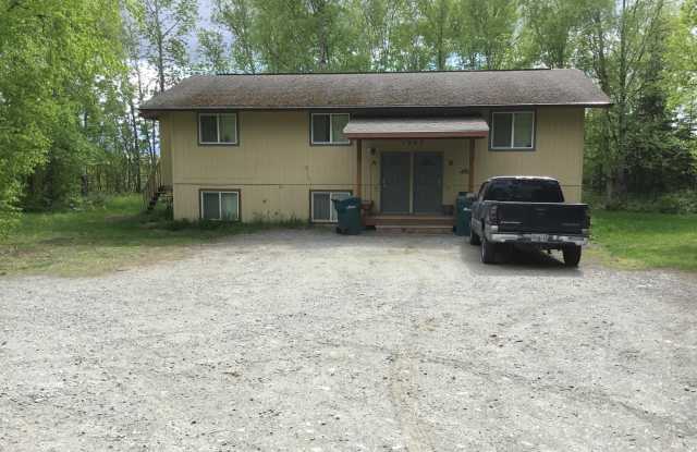 Photo of 1600 West Nicola Ave - 1