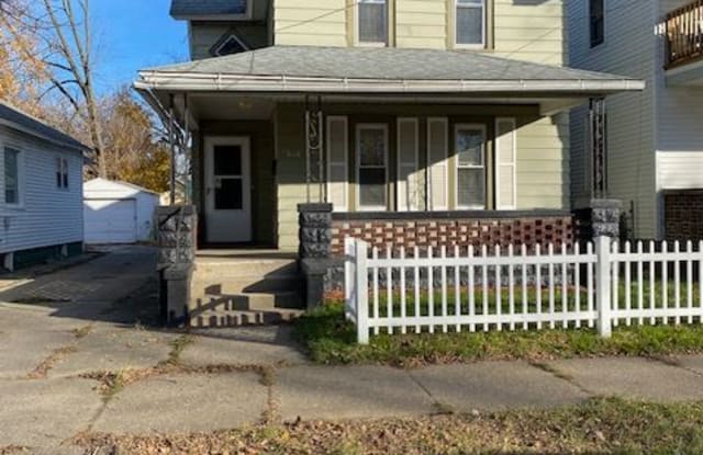 616 Fremont NW - 616 Fremont Avenue Northwest, Grand Rapids, MI 49504