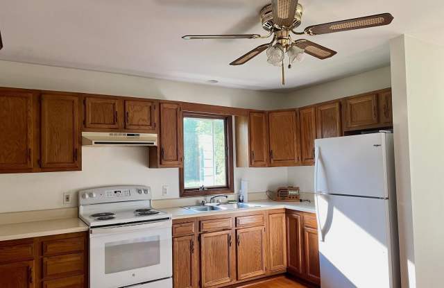 Photo of 80 Mallory Lane unit: B