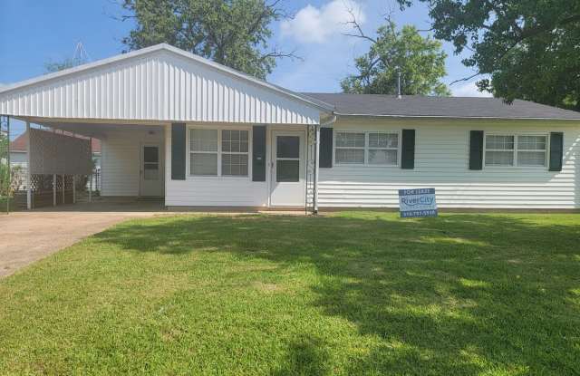 3 bedroom 1 bathroom