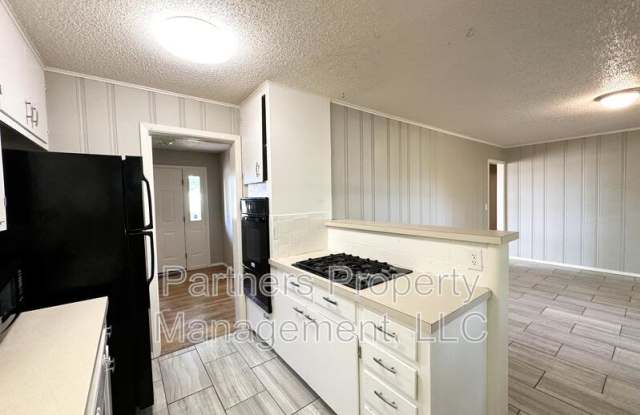 2201 West Deane Street