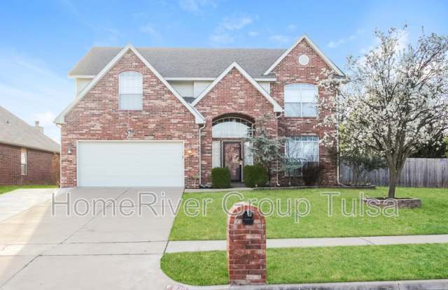 820 N Willow Ave - 820 North Willow Avenue, Broken Arrow, OK 74012