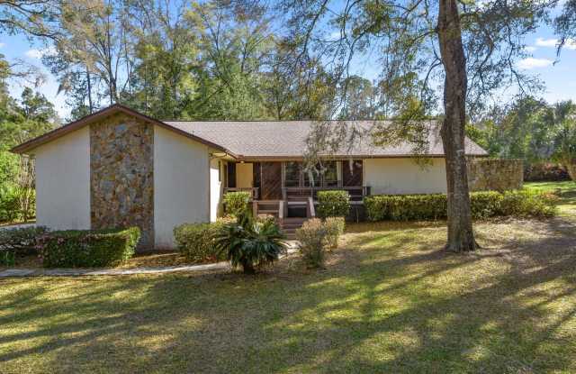 Comfort, Style  Space – 3 Bedroom Home in Rainbow Springs