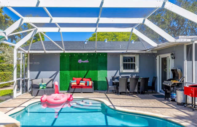 312 N Luna Court 0, Hollywood, FL 33021