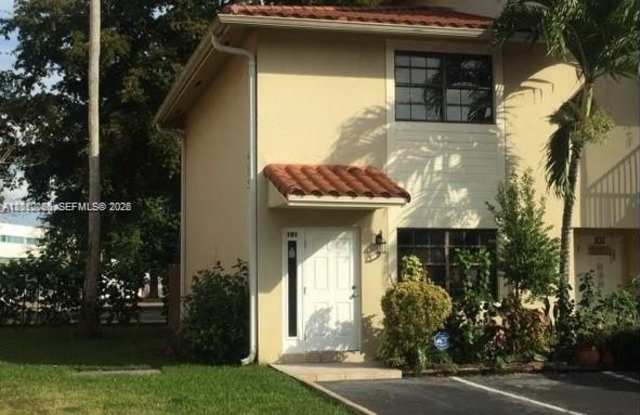 9894 Hammocks Blvd