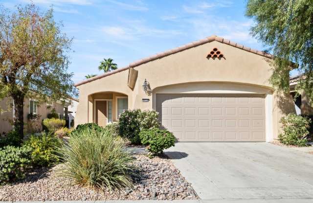 Photo of 80528 Avenida San Fernando