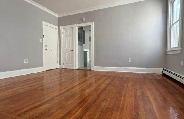 172-174 N 10Th St  Unit 2