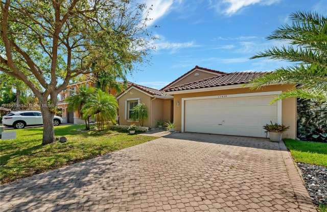 13424 SW 144th Ter - 13424 Southwest 144th Terrace, Three Lakes, FL 33186