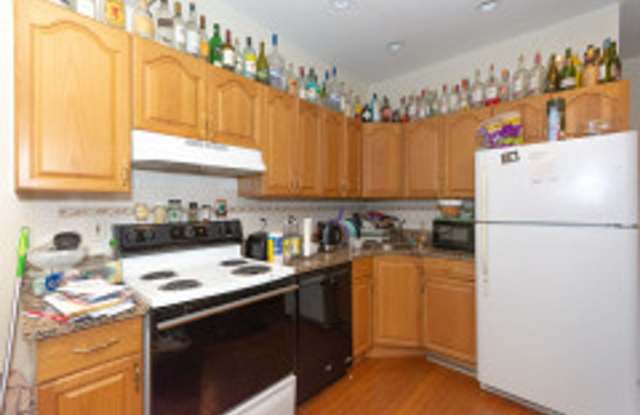 Huge BU Central Campus 2 Bed/2 Bath on Gibbs St for 9/1/2026 - NO BROKER FEE!!!!