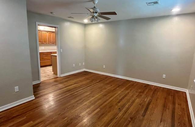 Charming 3 Bed 1.5 Bath!