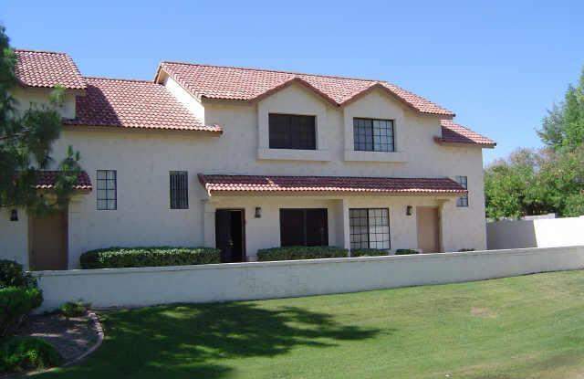 Chandler Townhouse 2 Bed  1.5 Bath - 2 Story w/New Carpeting Full Size Washer/Dryer