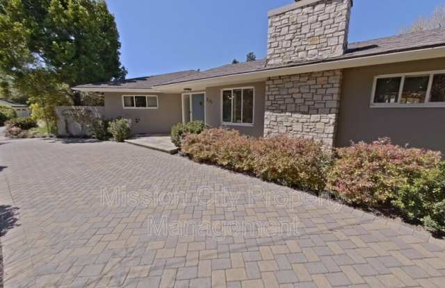 231 Middle Road