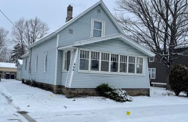 444 Pine Ave - 444 Pine Avenue, Holland, MI 49423