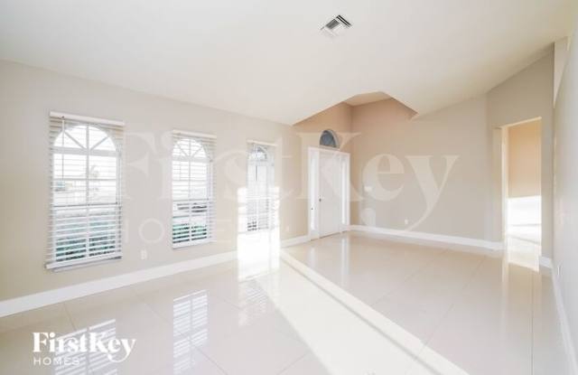 4113 Southwest 8th Place