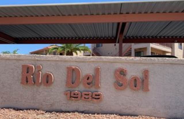 Longterm Unfurnished Studio in the Popular Rio Del Sol Condos