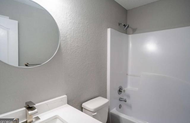 3243 Newtons Crest Circle