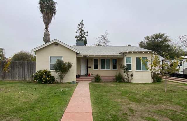 Photo of Follow the yellow brick to this Remodeled 2 BD 1 BA House in NE Bakersfield