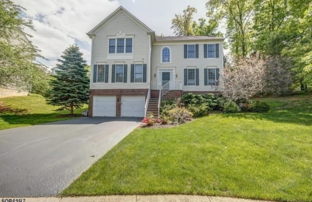 18 Bedford Dr - 18 Bedford Drive, Somerset County, NJ 07920