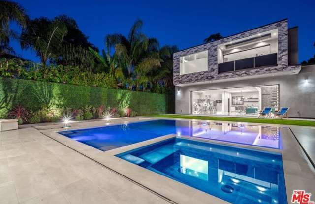 Photo of 11241 Blix St