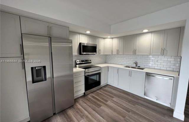 8635 NW 8th St # 211 (A11985644)
