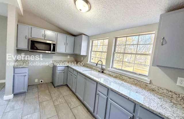 8211 5th Avenue North