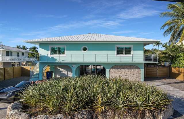 Photo of 232 W Seaview Dr