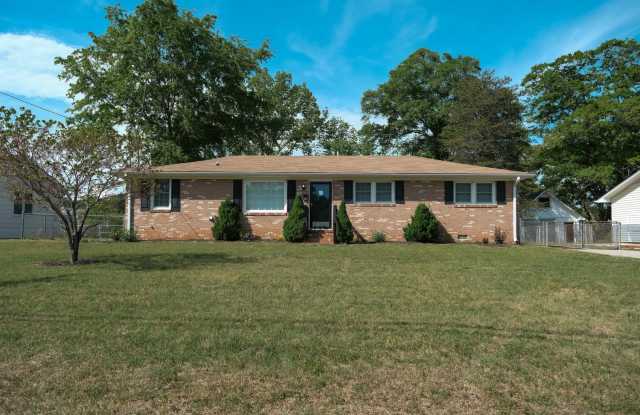 Charming 3/1.5 ranch style house!