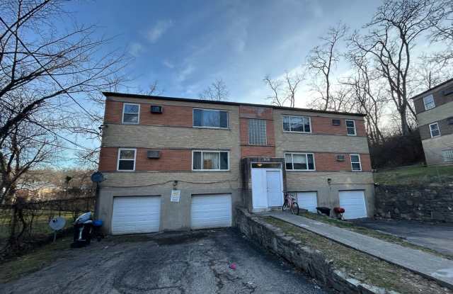 2828 Westknolls Lane