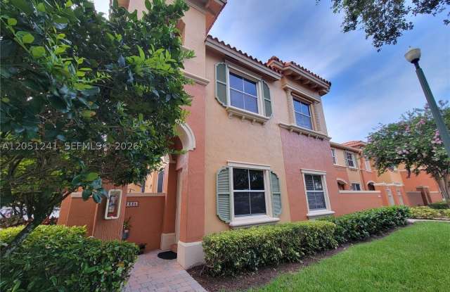 2335 Mariner Ct
