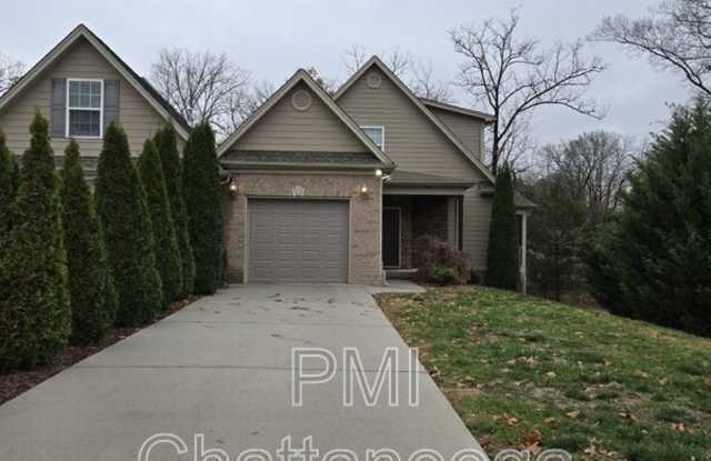 2702 Amsterdam Lane